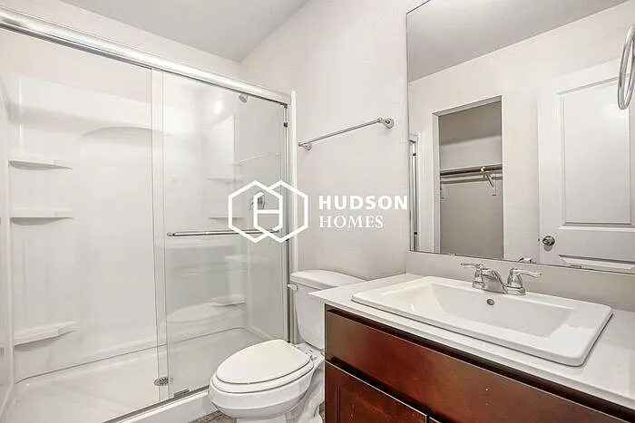 1701 N Guadalupe St — Photo 12