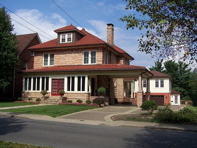 1st image of 525 Woodlawn Ave