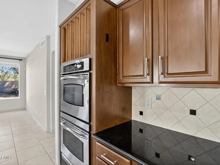 4302 E Mossman Rd — Photo 8