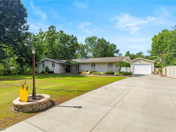 7300 Rolling Hills Dr, Canfield, OH 44406