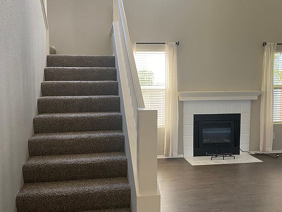 3rd image of 124 Brightstone Cir