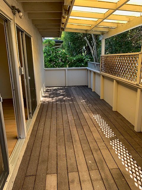 LARGE OUTDOOR COVERED PORCH