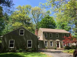 8 Stonegate Rd, Ballston Lake, NY 12019