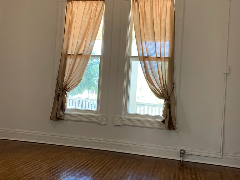 306 Walter St SE — Photo 5