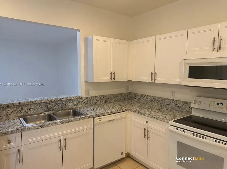 3 bed, 2.0 bath, 1436 sqft, $3,195 — Photo 4