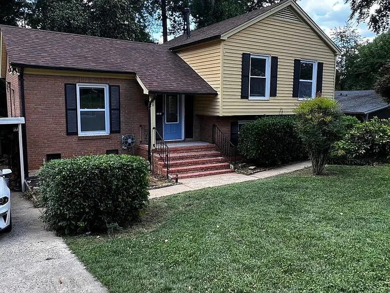 3520 Sargeant Dr — Photo 1