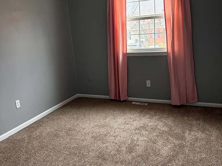 1 Nathan Hale Ct — Photo 22