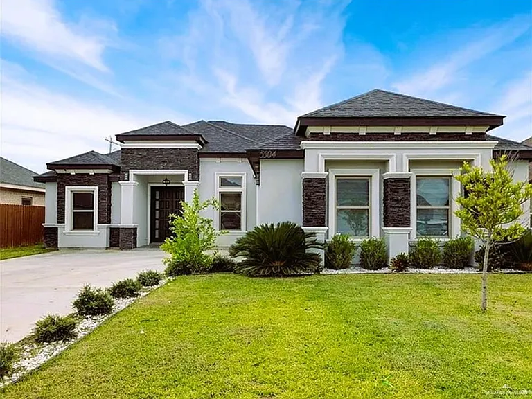 5504 San Roman Dr — Photo 1