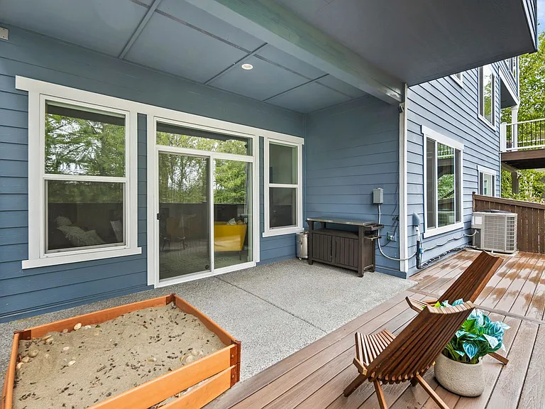 856 224th Ave NE — Photo 36