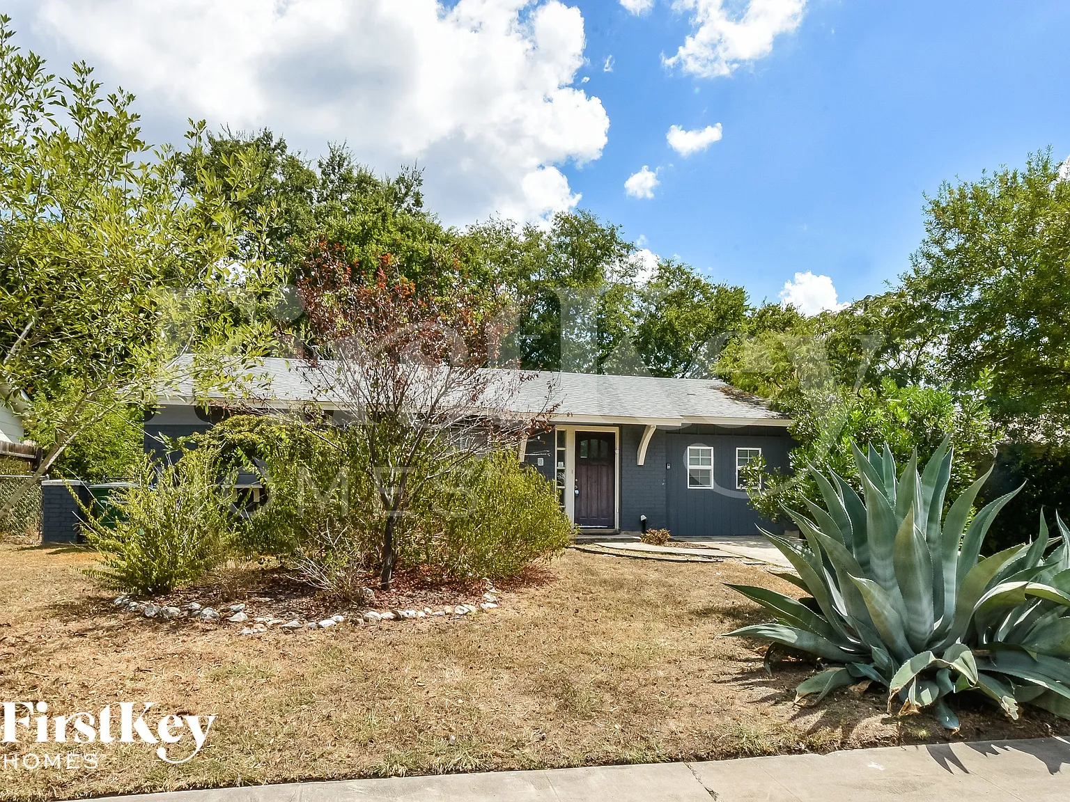 4 bed, 1.0 bath, 1013 sqft, $1,225 — Photo 3