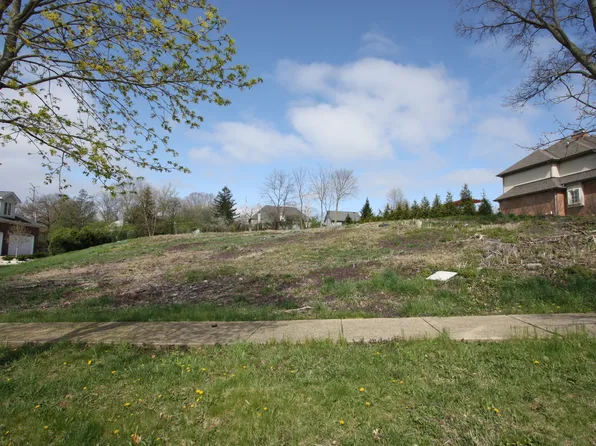 9250 Forest Edge Dr, Burr Ridge, IL 60527