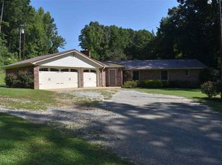 4590 Bells Hwy, Jackson, TN 38305