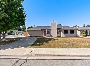 2402 E Vassar Dr, Visalia, CA