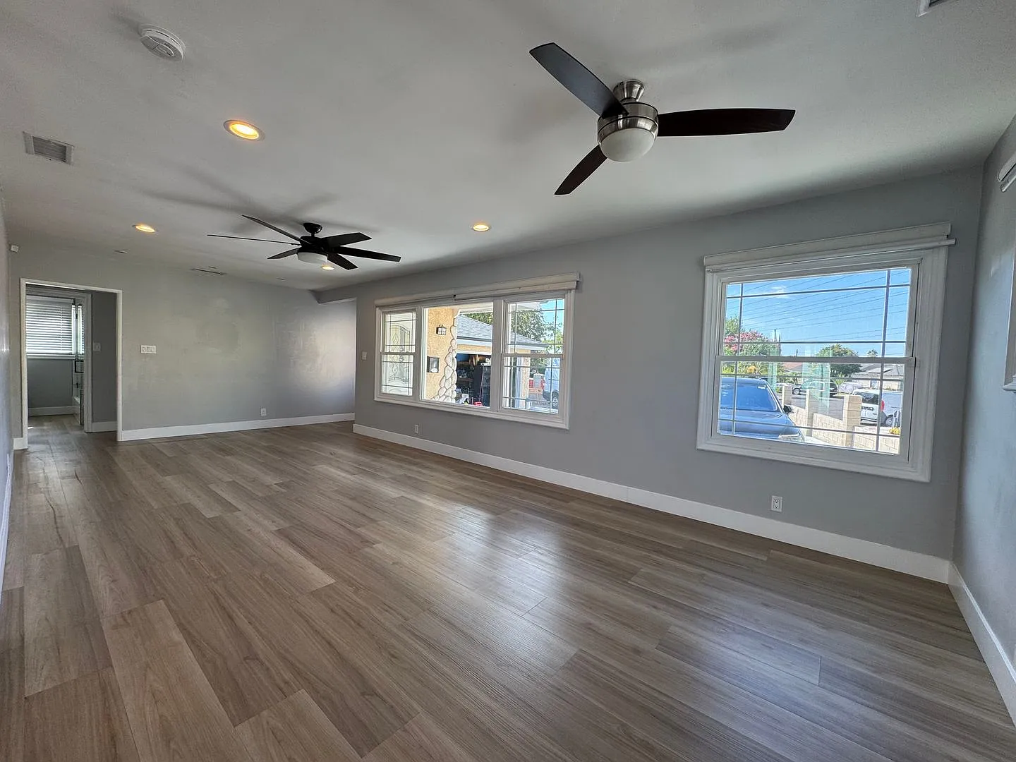 3 Bedroom 1.5 Bath on a quiet cul-de-sac in a highly sought-after Arleta neighborhood — Photo 2