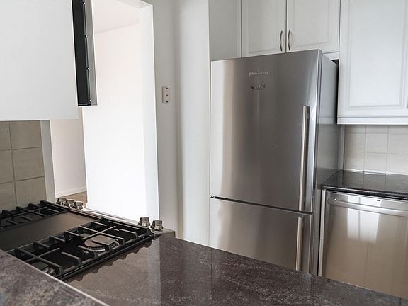 3rd image of 480 2nd Ave APT 6D