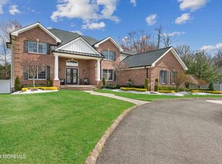 13 Kipling Way, Manalapan, NJ 07726