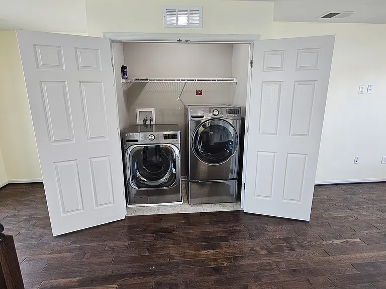 New washer/dryer in unit