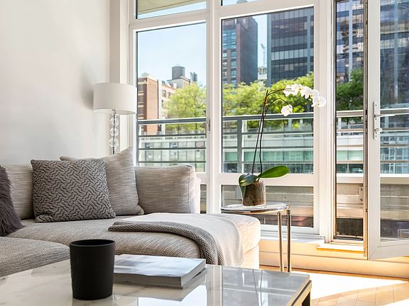 3rd image of 555 W 59th St APT 5D