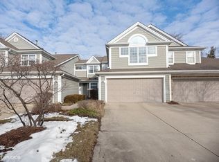 190 Woodstone Dr #190, Buffalo Grove, IL 60089