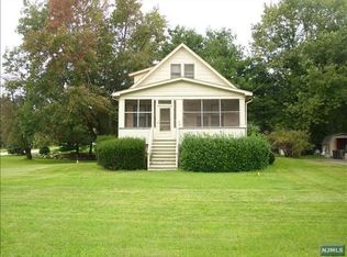 340 Ruit Farm Rd, Wyckoff, NJ 07481