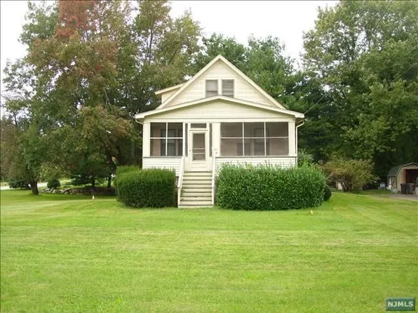 340 Ruit Farm Rd, Wyckoff, NJ 07481