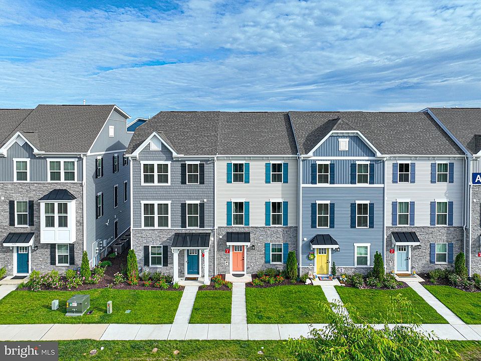 1st image of 8626 S Park Dr Unit 6