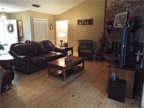 5th image of 938 W Heron Cir