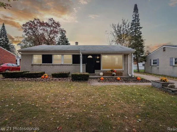 47324 Roland St, Shelby Township, MI 48317