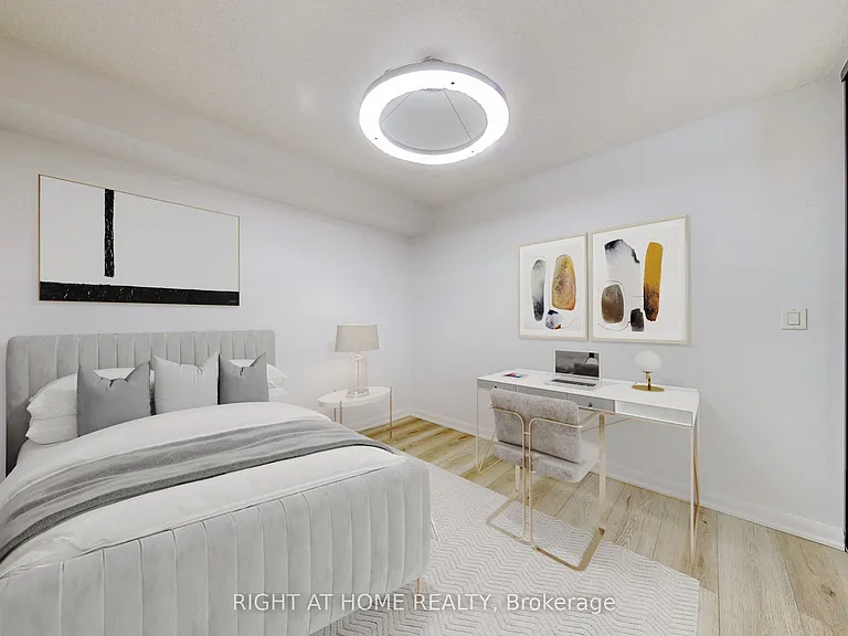111 Elizabeth St #818 — Photo 4
