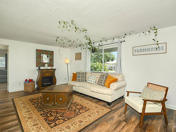 3rd image of 203 1st Ave W