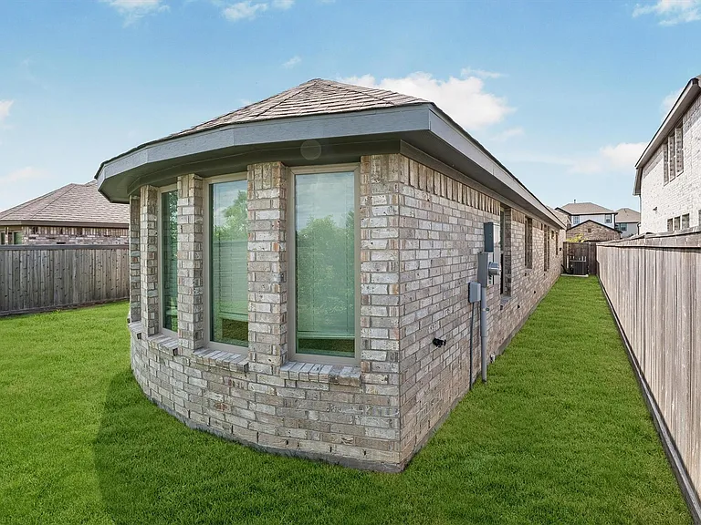 21107 Armstrong County Dr — Photo 38