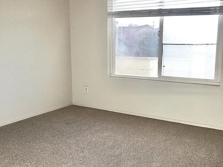 52 East 41st Place — Photo 20