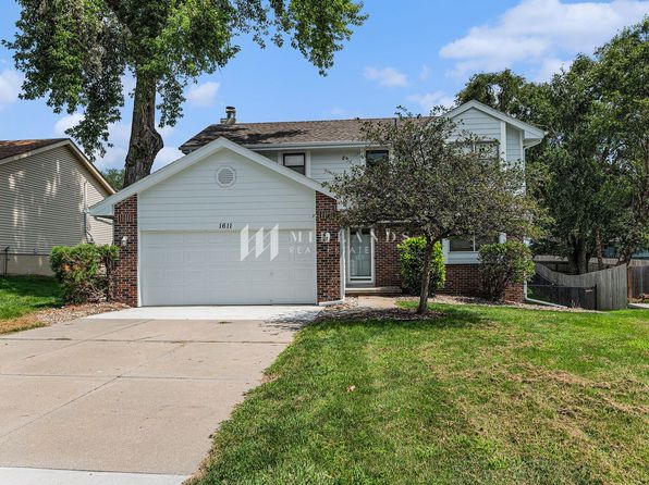 1611 S 168th Ave