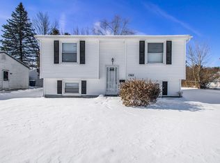 1362 Stamford Rd, Ypsilanti, MI 48198