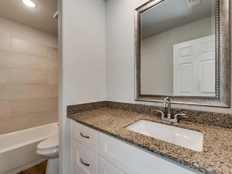 2424 S Fannin Ave — Photo 15