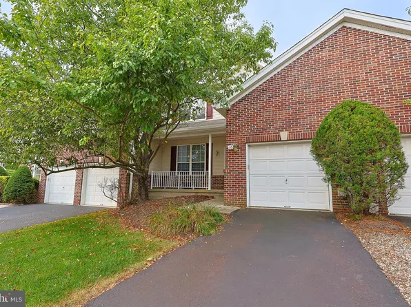 35 Dispatch Dr, Washington Crossing, PA 18977