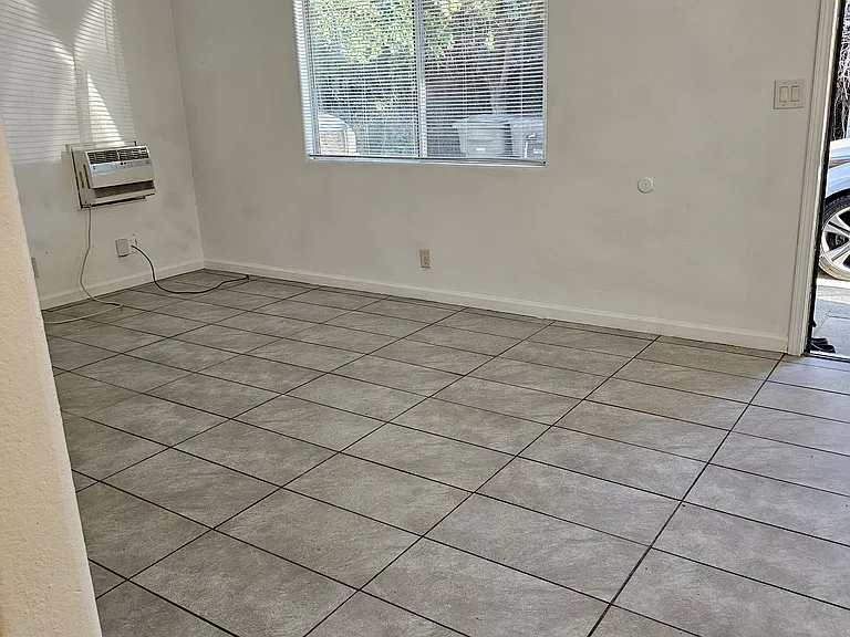 412 Kerr Ave #2 — Photo 3