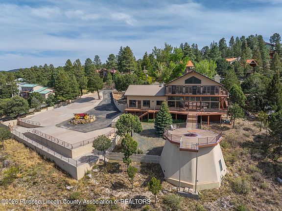 5th image of 208 Excalibur Rd
