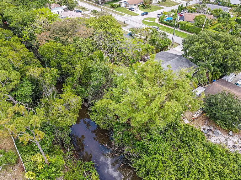 404 S Caloosahatchee Ave — Photo 37