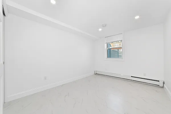 Bedroom, photo 2