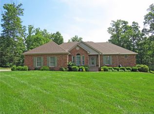 17808 Mountain Grove Rd, Henryville, IN 47126