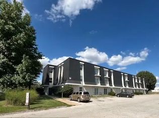 1940 Place, Springfield, MO 65804