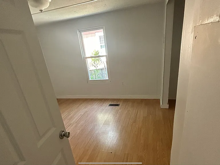1008 S River St #2 — Photo 9