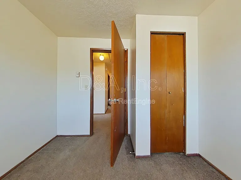 2525 NW Grant Ave — Photo 7