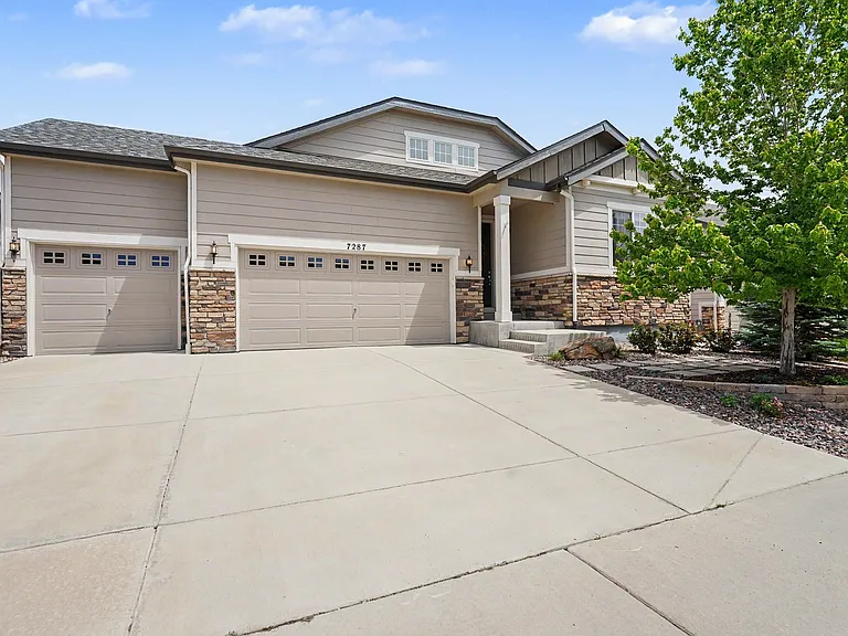 7287 Greenwater Cir — Photo 2
