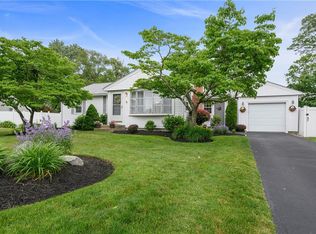 22 Dedham Rd, Warwick, RI 02888