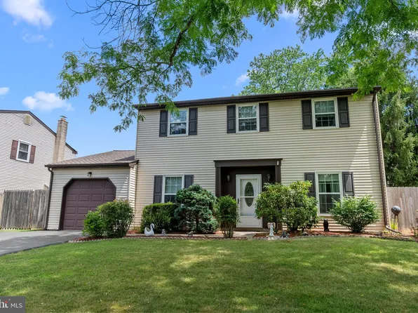 205 Mohegan St, New Britain, PA 18901