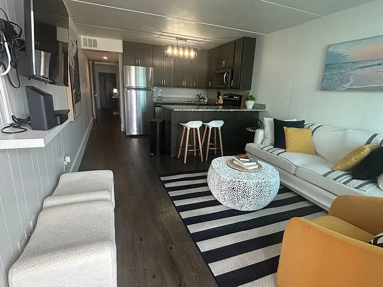 Mar-A-Sol Waterfront Residences — Photo 36