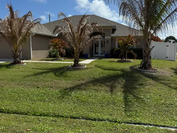 2802 SE Buccaneer Cir, Port Saint Lucie, FL 34952