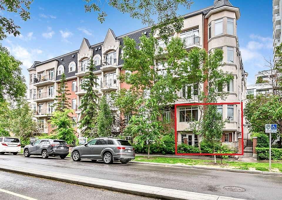 1st image of 923 N 15th Ave SW #106